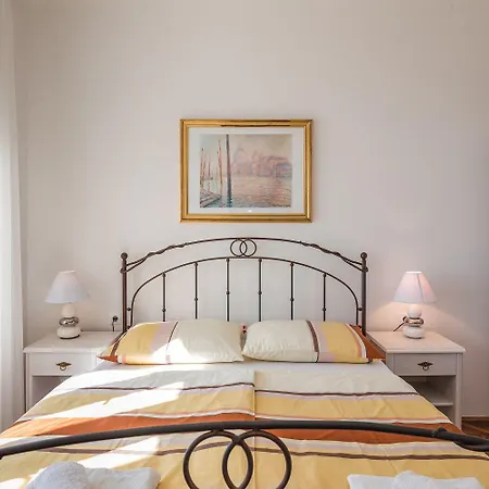 Einzigartiges Nur 100 Meter Zum Sandstrand Mit Grosser Dachterrasse, Meerblick, Waschmaschine Apartman