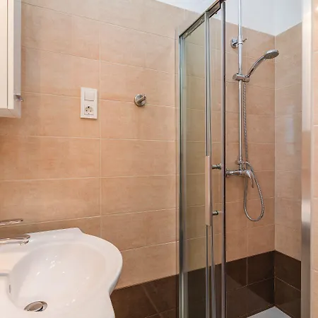 Einzigartiges Nur 100 Meter Zum Sandstrand Mit Grosser Dachterrasse, Meerblick, Waschmaschine *