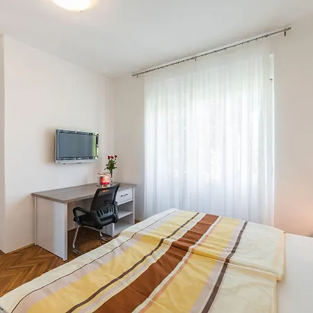 Einzigartiges Nur 100 Meter Zum Sandstrand Mit Grosser Dachterrasse, Meerblick, Waschmaschine