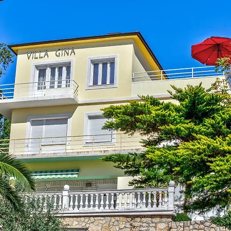 Einzigartiges Nur 100 Meter Zum Sandstrand Mit Grosser Dachterrasse, Meerblick, Waschmaschine Apartman