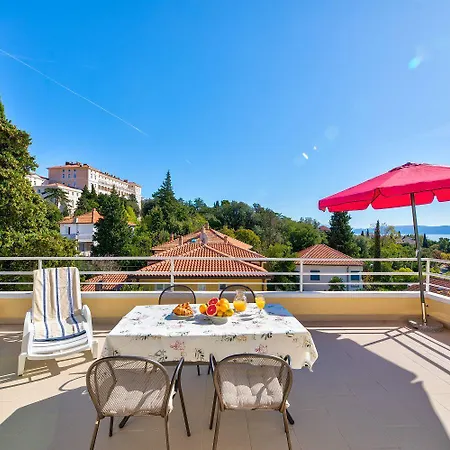Einzigartiges Nur 100 Meter Zum Sandstrand Mit Grosser Dachterrasse, Meerblick, Waschmaschine Crikvenica