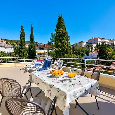 Einzigartiges Nur 100 Meter Zum Sandstrand Mit Grosser Dachterrasse, Meerblick, Waschmaschine * Crikvenica