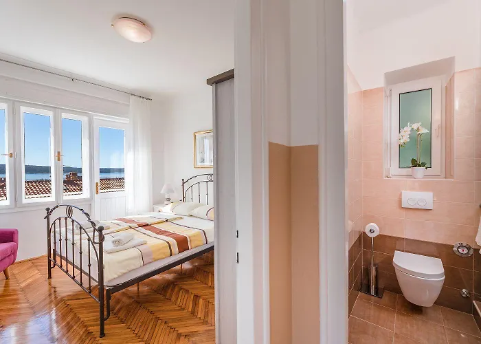 Einzigartiges Nur 100 Meter Zum Sandstrand Mit Grosser Dachterrasse, Meerblick, Waschmaschine