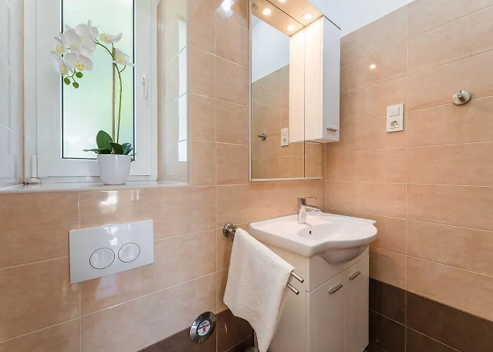 Einzigartiges Nur 100 Meter Zum Sandstrand Mit Grosser Dachterrasse, Meerblick, Waschmaschine * Crikvenica