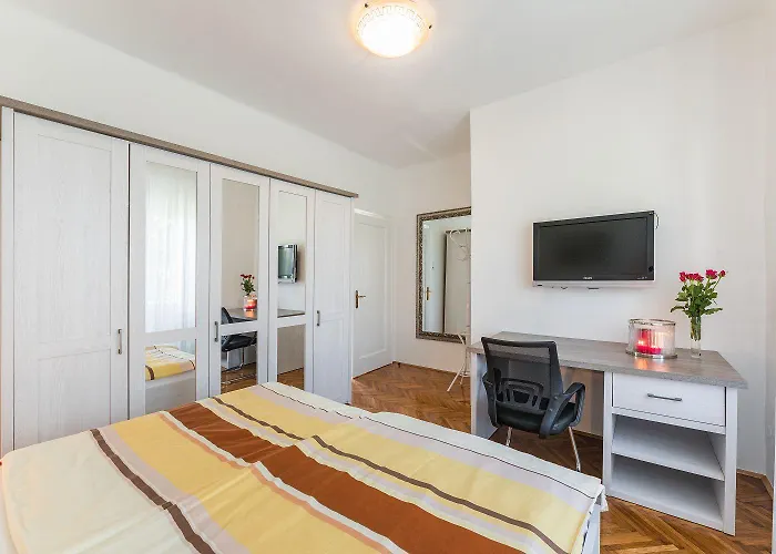 Einzigartiges Nur 100 Meter Zum Sandstrand Mit Grosser Dachterrasse, Meerblick, Waschmaschine Apartment Crikvenica