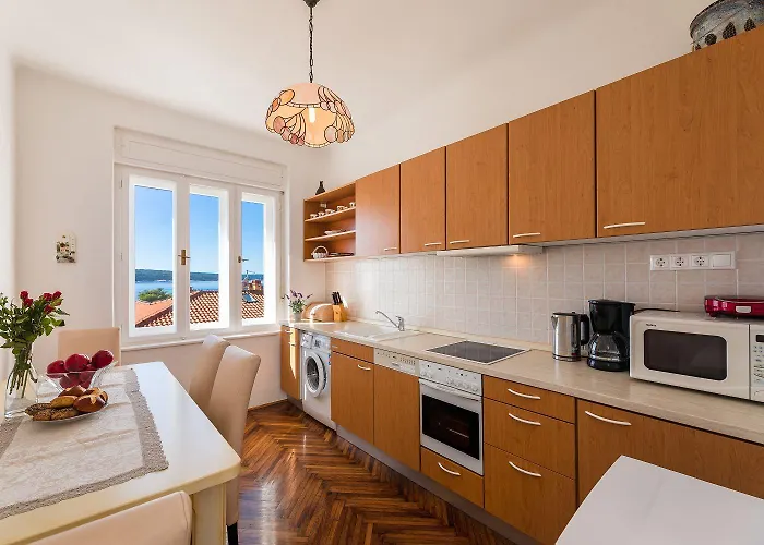 Einzigartiges Nur 100 Meter Zum Sandstrand Mit Grosser Dachterrasse, Meerblick, Waschmaschine Apartment Crikvenica