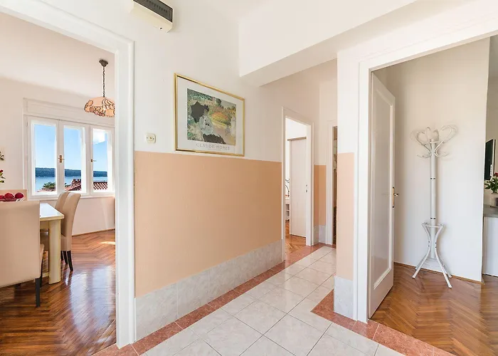 Einzigartiges Nur 100 Meter Zum Sandstrand Mit Grosser Dachterrasse, Meerblick, Waschmaschine Apartmán